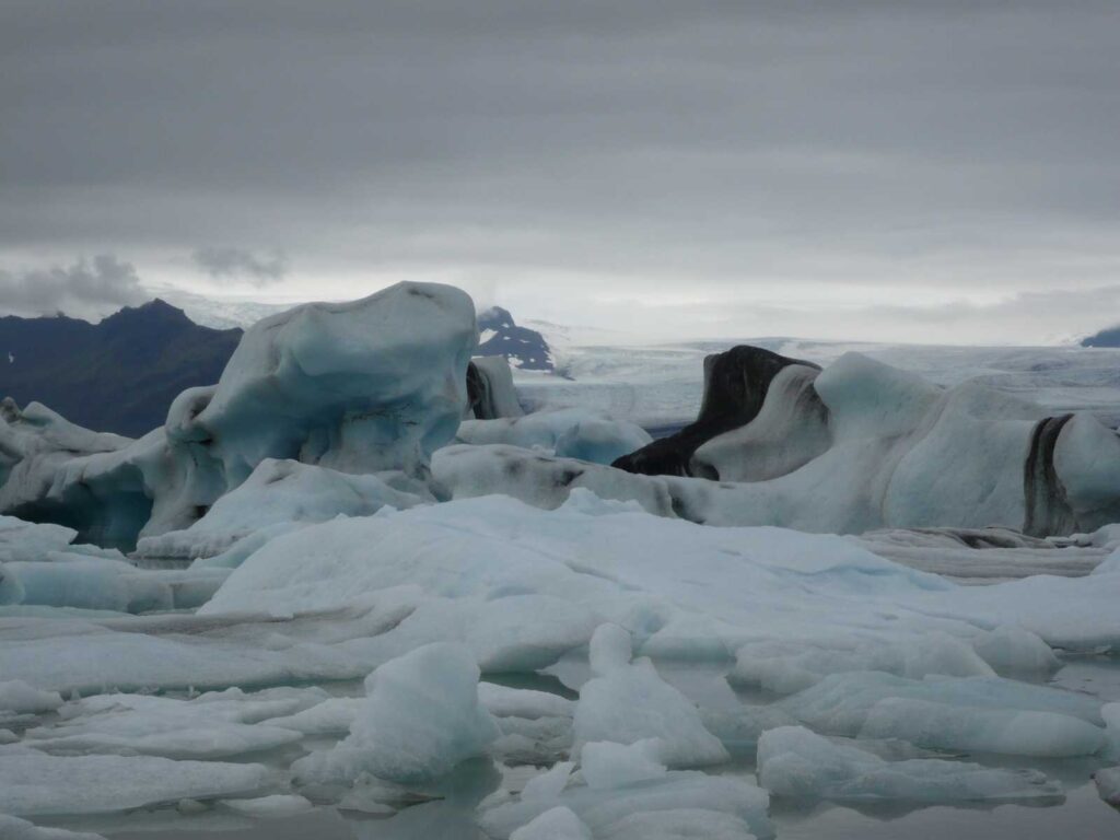 アイスランドで撮影した氷。