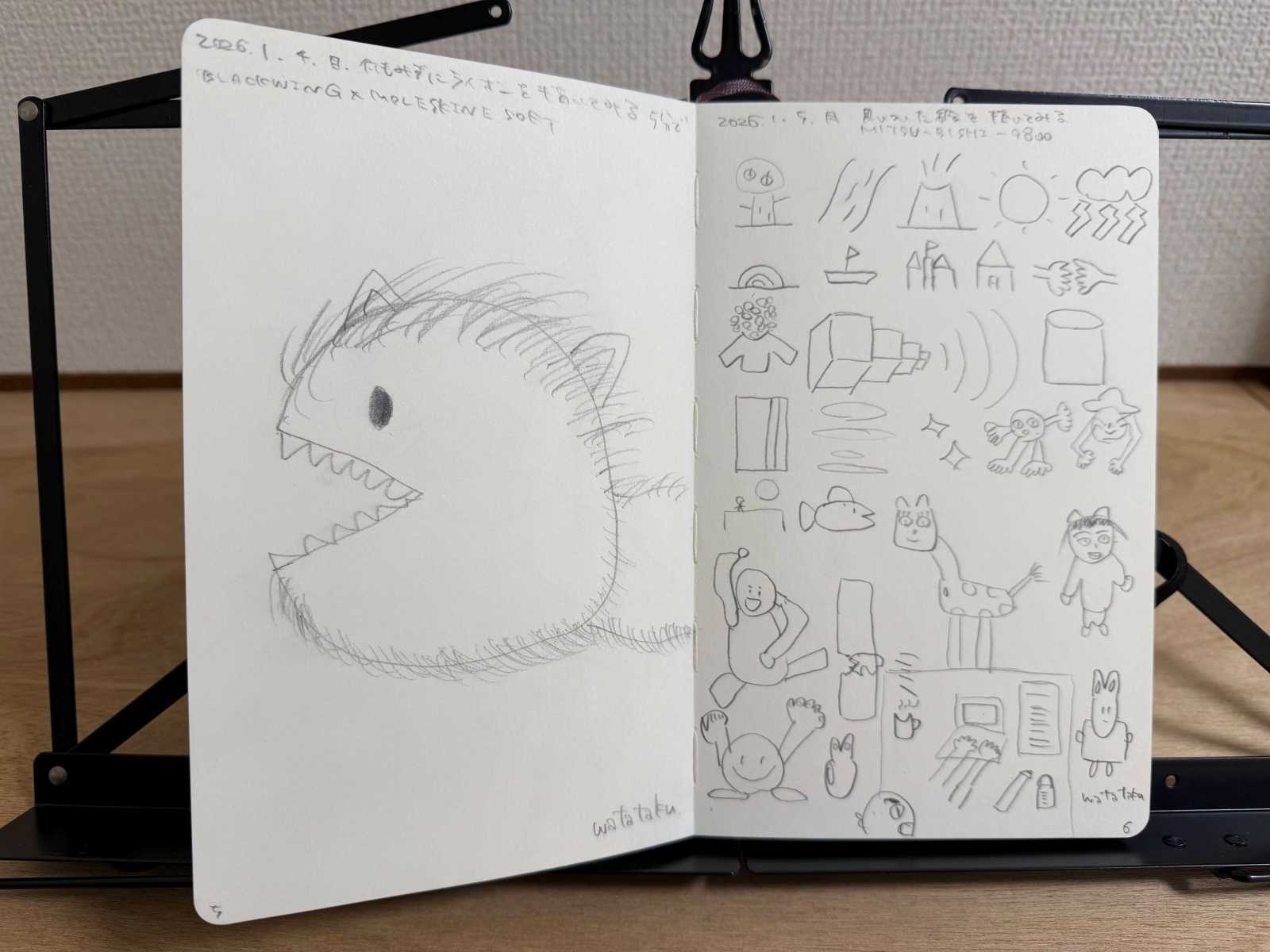 Analog log A-005とA-006：ライオンの頭部を描いた習作（左）と、キリンや階段、パソコンなど多様なモチーフを詰め込んだ視覚ライブラリの拡張スケッチ（右）。